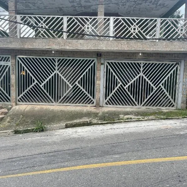 Refúgio Aconchegante com Garagem, Ônibus e trem, hotel a Itapevi