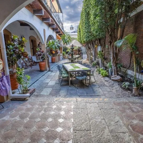 Las Mariposas Hotel & Studios, hotel in Oaxaca City