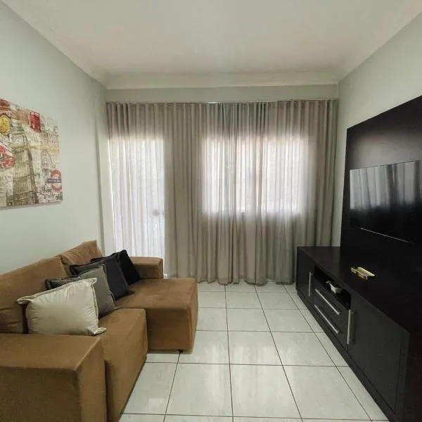 Flat Centro 301, hotell sihtkohas Tangara da Serra
