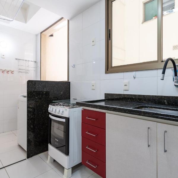Suite, 2quartos, cozinha completa, varandão, 2 vagas de garagem - Foto 3