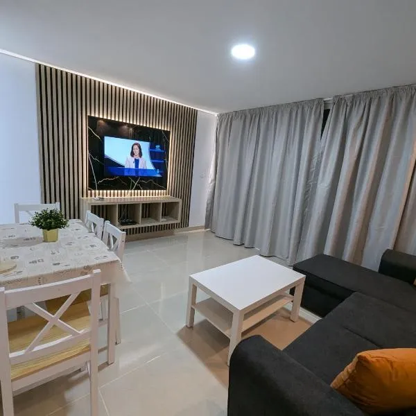 Apartamentos Anau k & L- Playa - Yumbo, khách sạn ở San Bartolomé