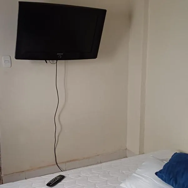 Habitación con baño privado, hotel in Armenia