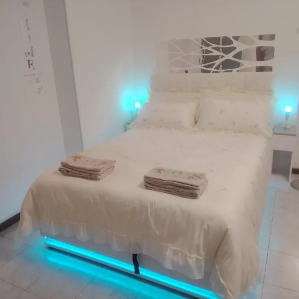 SWEET STAY - WiFi gratuito, Metro vicinanze, Garage & Bikes - su richiesta, hotel in Cassina deʼ Pecchi