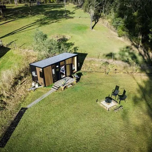 The Mini Chalet by Tiny Away, hotel di Bromfleet
