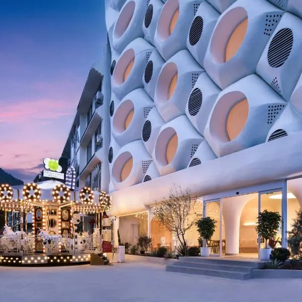 Cotton Castle Designer Hotel-New Hotel, INS Cave Style,Bubble Pool,Family-friendly,Free Self-Service Laundry & Drying,Travel Guide,Book Tickets, Scooter& English Customer Service, hotel v destinaci Jang-šuo