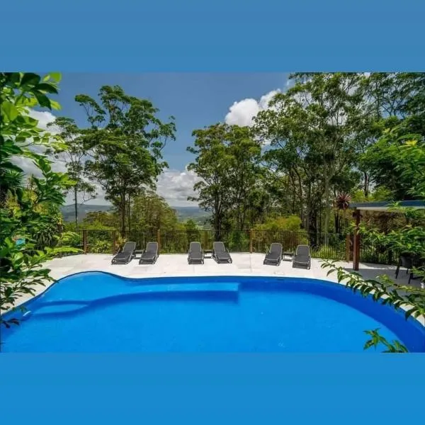House of Mahalo Accommodation, hotel in Mapleton