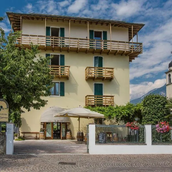 Le Servite Apartments, hotel ad Arco