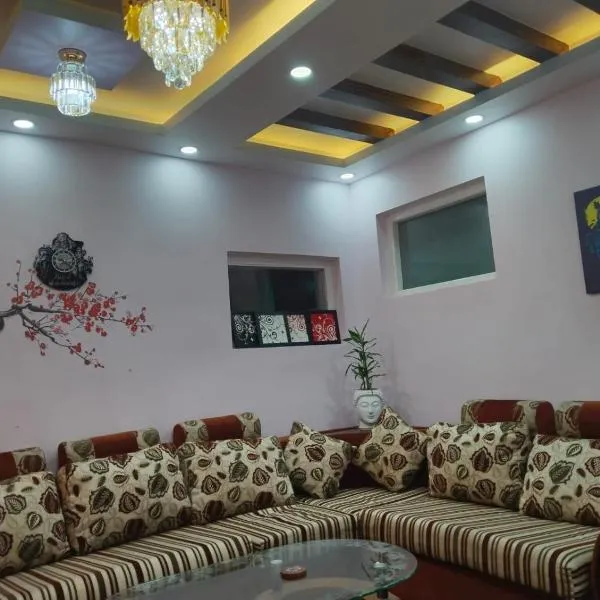 Below The Hills suite WHome Theatre, hotel in Kathmandu