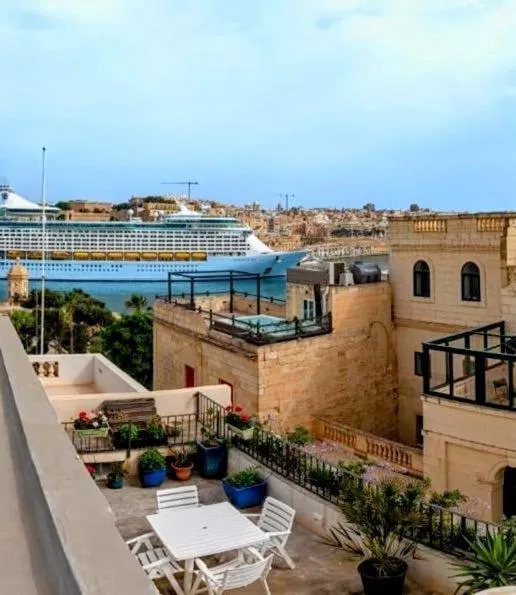 Stay by the Grand Harbour of Valletta, hotel v destinaci Senglea