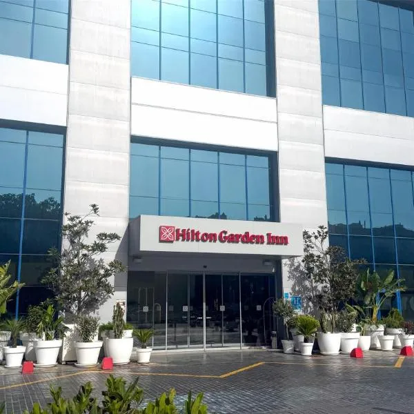 Hilton Garden Inn Sevilla, hotel in Seville