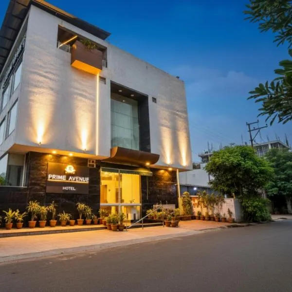 FabHotel Prime Avenue, hotel in Indore