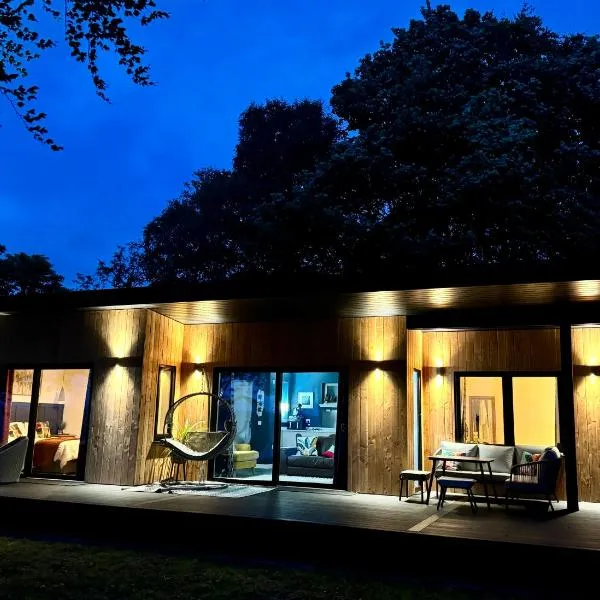 Wellhouse Country Lodges and Hot Tubs, ξενοδοχείο σε Tore