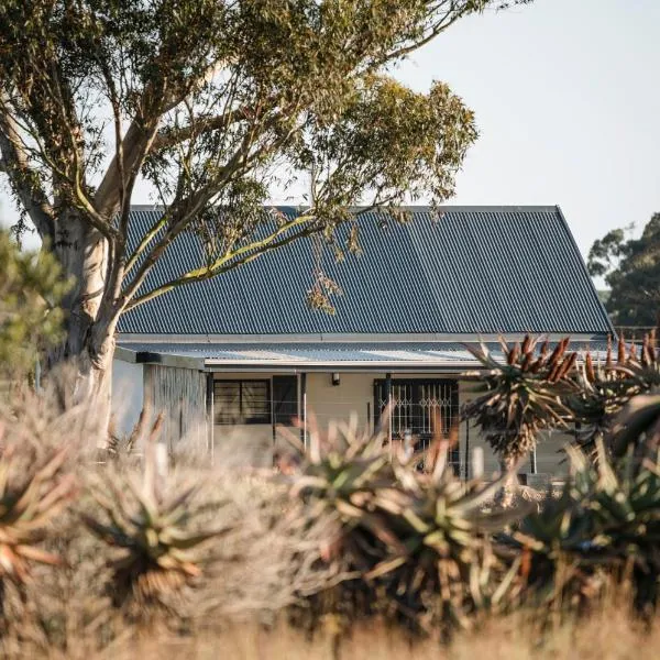 Farm Cottage - Mountain View,Fireplace,Game viewing, Hotel in Riversdale