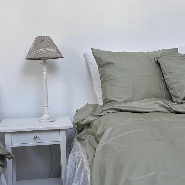 Annas gård, stall & pensionat: Fjärås şehrinde bir otel