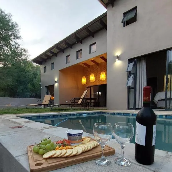 Afri Villa Stays - Luxury Bush Villa Hyena, ξενοδοχείο σε Marloth Park