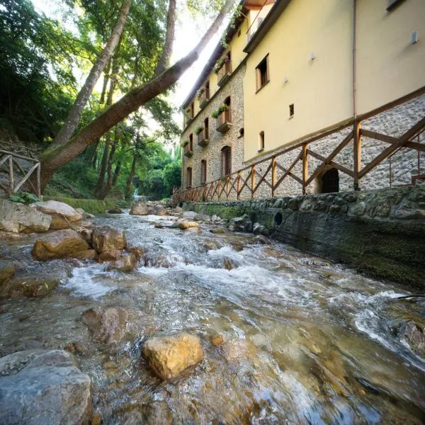 Dimora Storica Hotel Maccarunera, hotel v destinaci Campagna