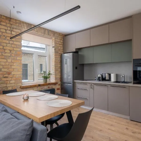 Apartment with Exposed Brick Interior - Stabu Street, хотел в Рига