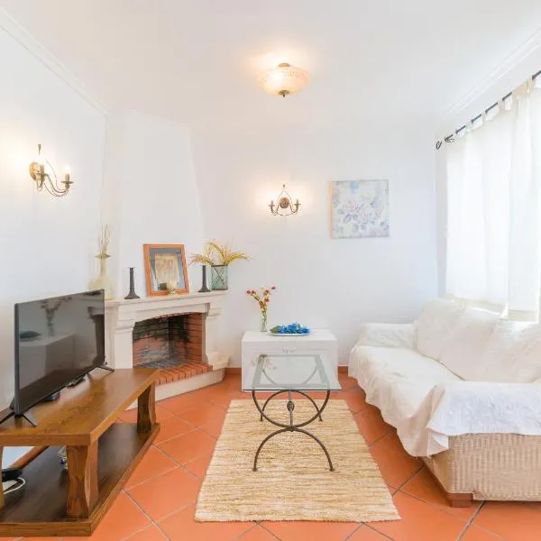 Casa Margarida, hotel in Almograve