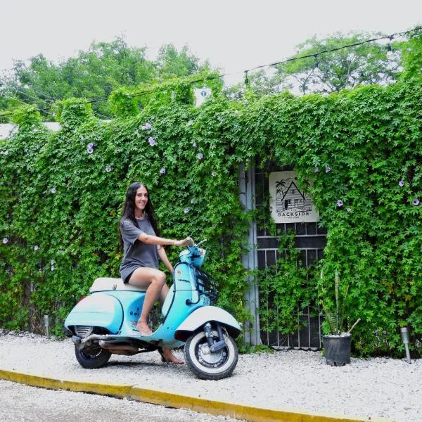 The Backside House -women only-, khách sạn ở Tamarindo