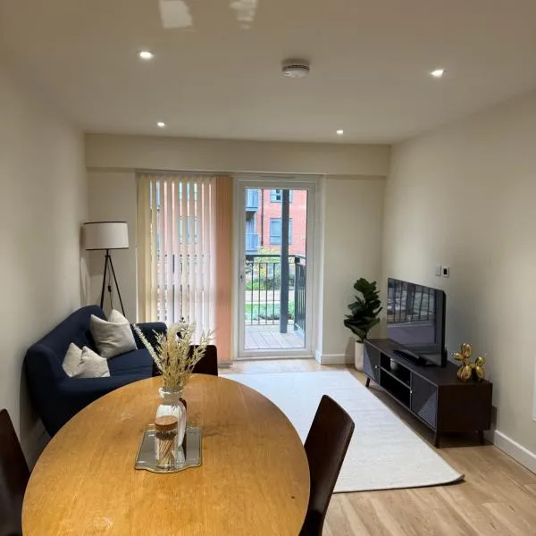 New London 2-Bedroom 2-Bath Apartment- Contractors and Long Stays Dis-Count – hotel w mieście Colindale