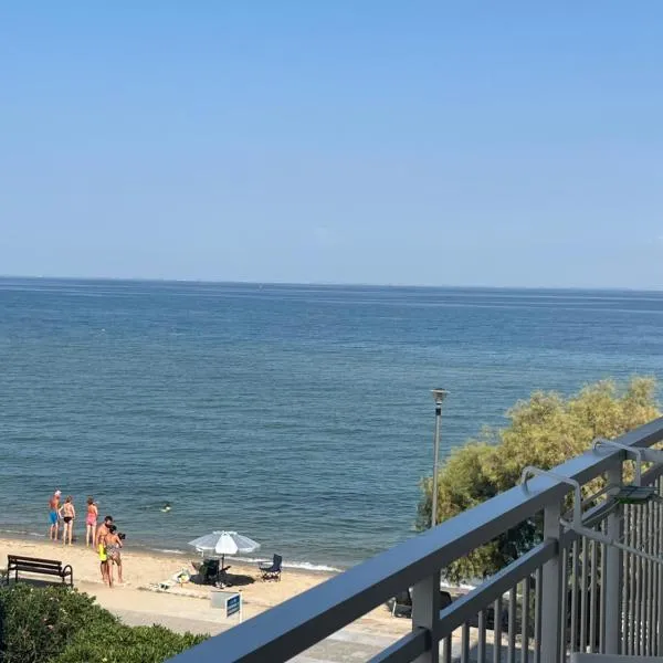 Irene Beach Front Luxury Suite, Hotel in Peraia