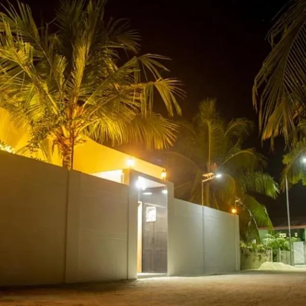 Equator Sandy Beach, hotel en Kondey
