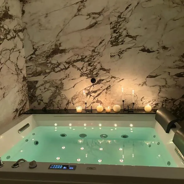 SPARKLING SUITE nel centro di Dolceacqua, hotel a Dolceacqua