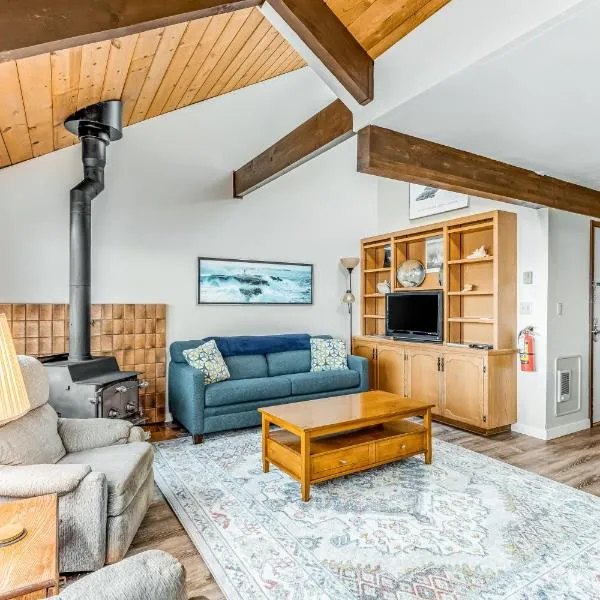 Embarcadero Condo #E225, hotel in Newport