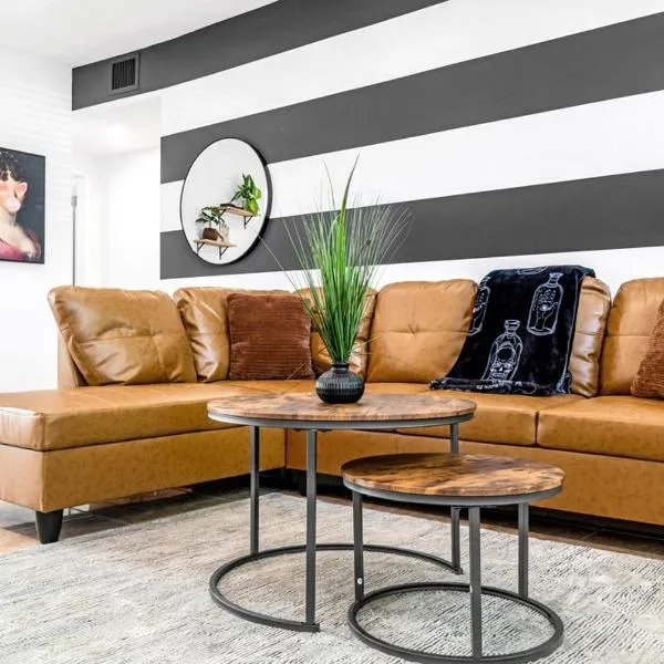 Modern Miami Home Close to Beach & Aventura Mall, khách sạn ở Biscayne Park