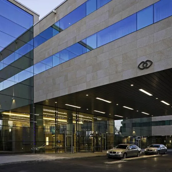 Sofitel London Heathrow, hotel in Hillingdon
