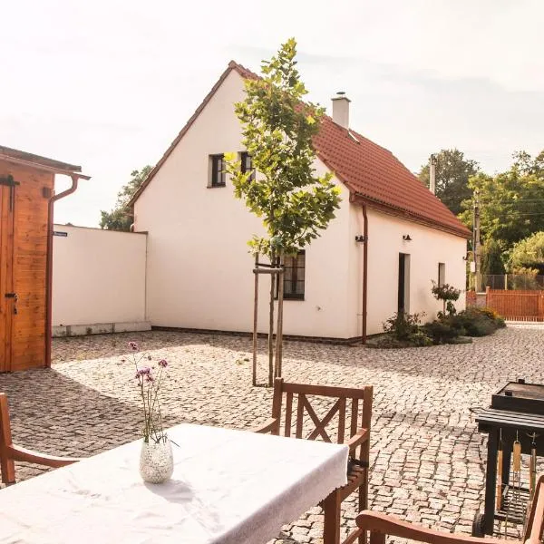 Garage u Barbory, Hotel in Rakovník