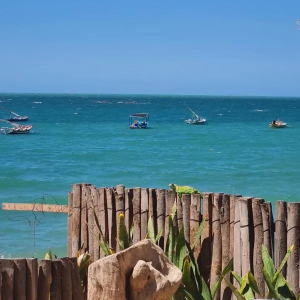 Casa da Peroba Sol - Pé na Areia - Praia da Peroba - Icapuí, hotel in Icapuí