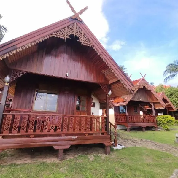 Grand Sea Beach Resort, hotel in Haad Pleayleam