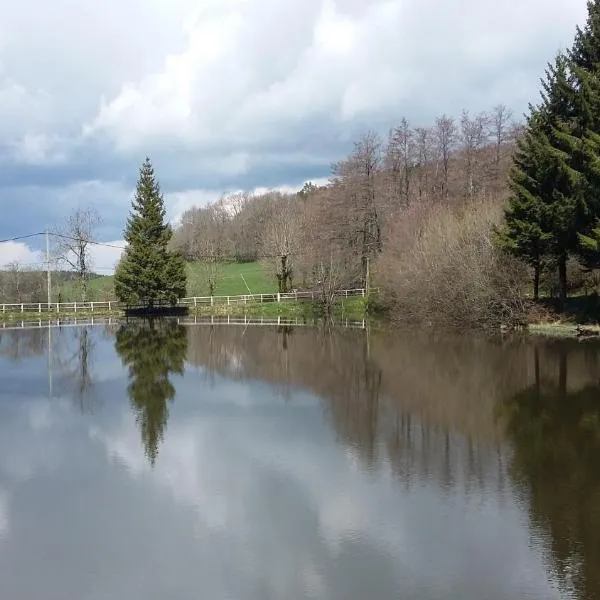 Camping de Fléchat, hôtel à Orcival