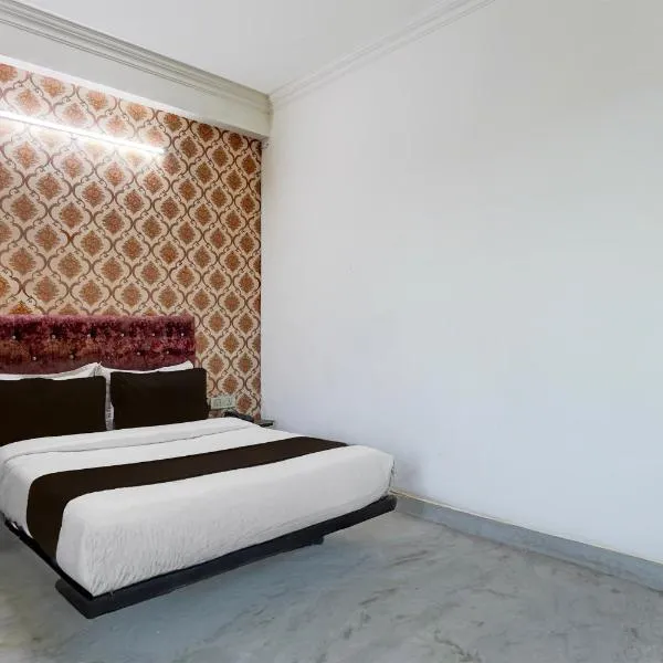 Townhouse Johri Enclave Metro Station Formerly Second Home, hotel in New Delhi