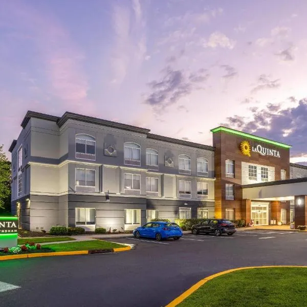 La Quinta by Wyndham Mt. Laurel - Philadelphia, khách sạn ở Mount Laurel