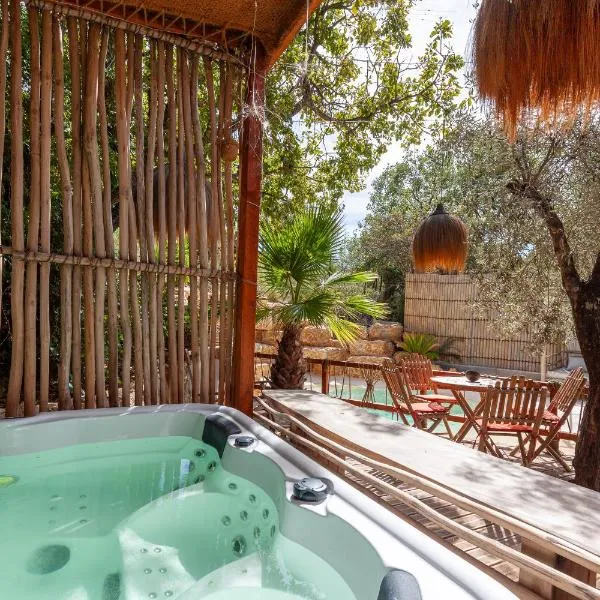 Bali House, hotel i Peypin