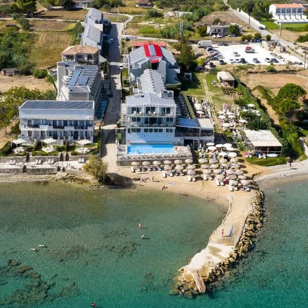 Golden Coast Beachfront Resort, hotel in Kipseli