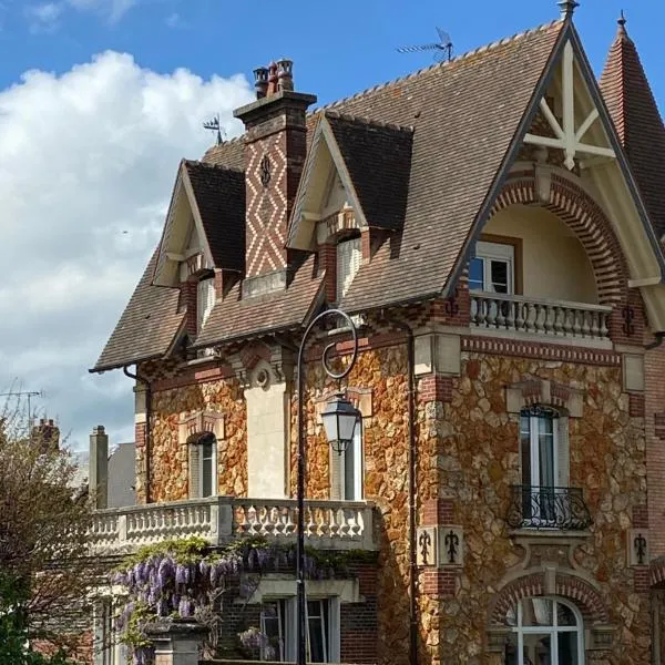 Le Lierre et La Rose, hotel in LʼAigle