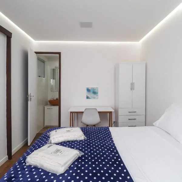Apartamento com 1 quarto próximo Estádio Couto Pereira, hotel in Curitiba