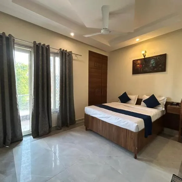 Hotel Future Inn and Banquet, ξενοδοχείο σε Noida