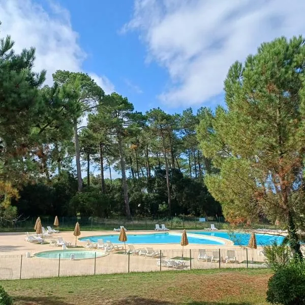 T3 Nature Ondres plage avec piscine et tennis, hotel v mestu Ondres