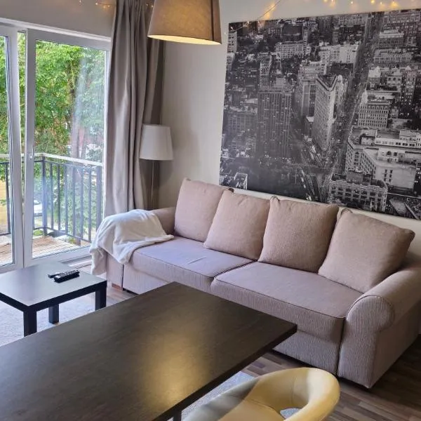 Cozy Little Penthouse Free Parking, hotel in Tallinn