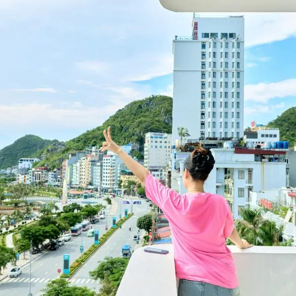 Phoenix Flower Hotel & Travel, hôtel à Cat Ba