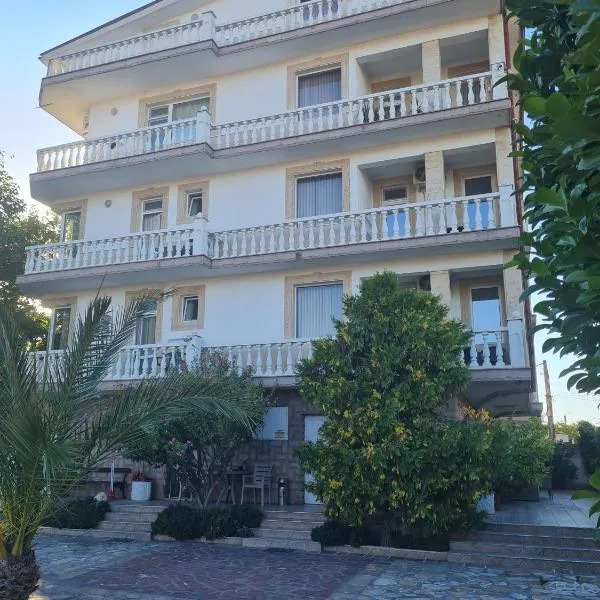 Family Hotel Zhelkovi - Olympia, ξενοδοχείο σε Kharmanli