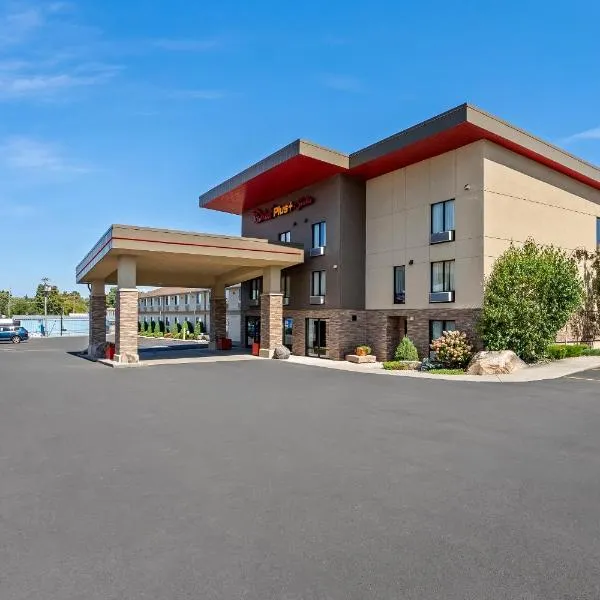 Red Roof Inn PLUS+ & Suites Malone, hotel in Malone