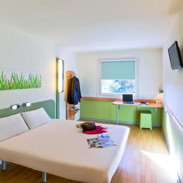 Ibis Budget Madrid Alcalá de Henares La Dehesa, hotel in Alcalá de Henares