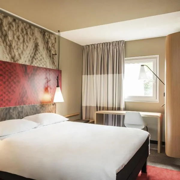ibis Paris La Defense Courbevoie, hotel in Courbevoie