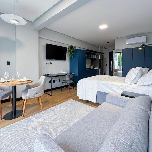 LOFT 307 de 48 m2 com varanda para 2 pessoas próximo a Vila Germânica