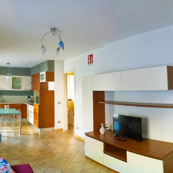 Appartamento Nonna Rosa, hotel in Tirano